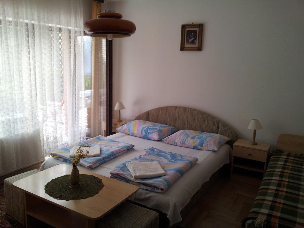 Agi Panzio Obuda Bed and Breakfast Budapest Exteriör bild